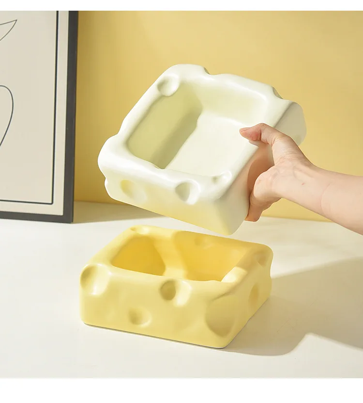 Gamelle Chat en Céramique Forme Fromage – Antidérapante et Originale